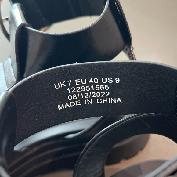 ASOS DESIGN Factor buckle hardware fisherman platform sandals in black size 9 - Picture 10 of 12